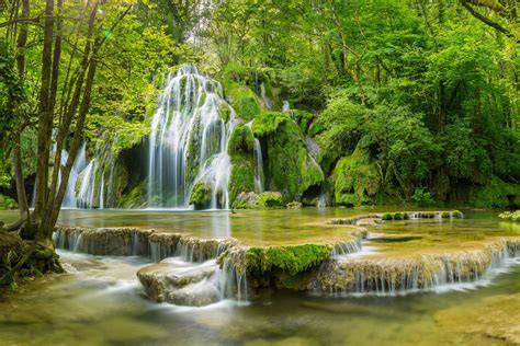 Cascade El Chuvejé et forêt environnante