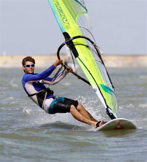 Catamaran habitable en stage de voile