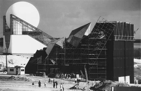 Construction du Kinemax archives en noir et blanc