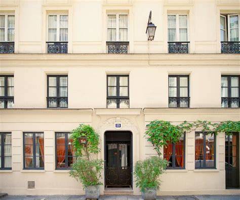Hôtel Bourg Tibourg façade dans le Marais