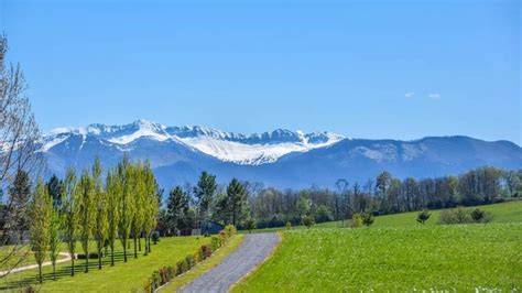Pau face aux Pyrénées
