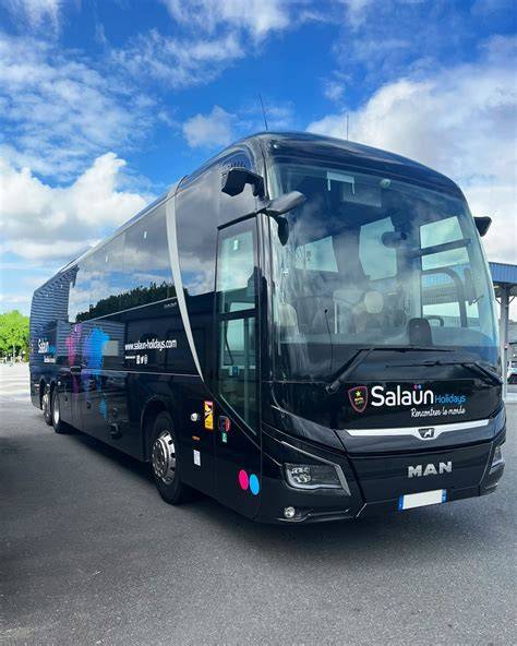 Flotte moderne d’autocars de voyageurs