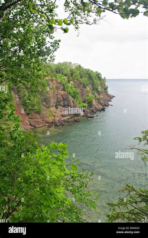 Vue aérienne de Marquette et du lac Supérieur