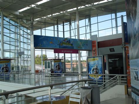 Gare TGV et entrée du Futuroscope