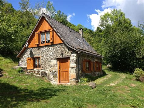 Gîte en pierre dans les montagnes du Sancy
