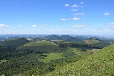 Prairies naturelles et volcans d’Auvergne