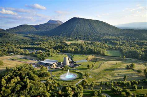 Vulcania au cœur des volcans d’Auvergne