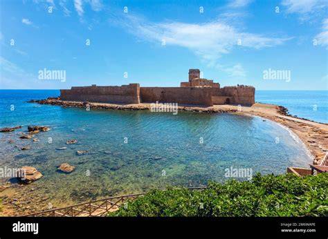 TH Le Castella château aragonais et plage