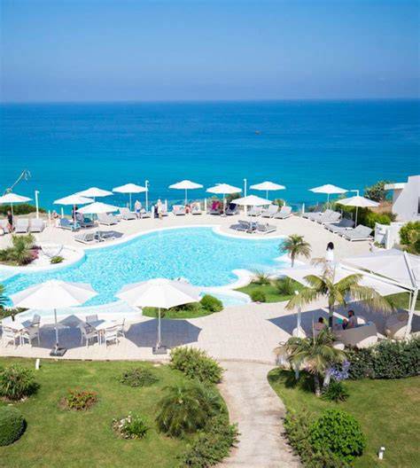 Plage privée piscine resort Calabre