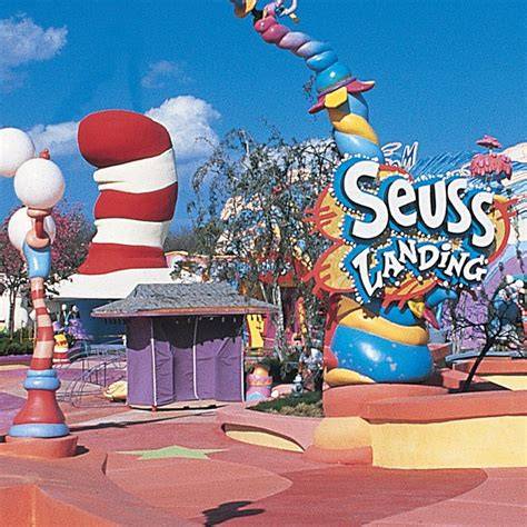 Seuss Landing architecture colorée
