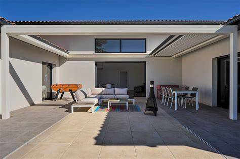 Intérieur d’une villa familiale de resort