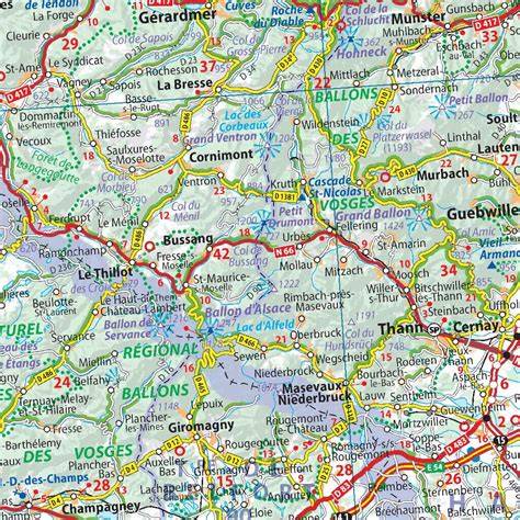 Livres et carte routière dans une voiture