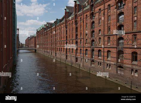 Port et entrepôts de Speicherstadt Hambourg