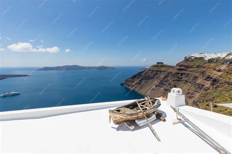 Caldeira volcanique de Santorin vue bateau