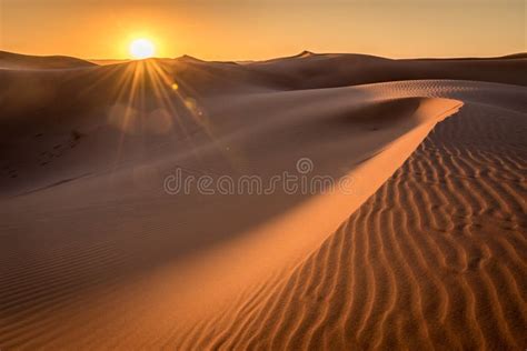 Lever du soleil sur les dunes de Merzouga