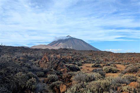 Volcan Teide dans sa caldeira volcanique