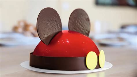 Gâteau anniversaire Mickey restaurant Disney