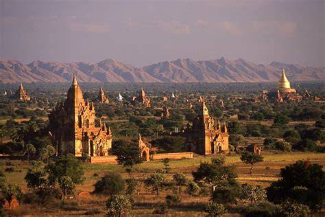 Temples et pagodes de la plaine de Bagan