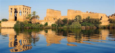 Temple de Philae sur une île du Nil