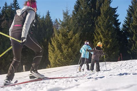 Famille débutante sur piste verte aux Orres