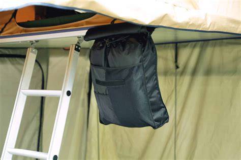 sac à chaussures suspendu tente de toit