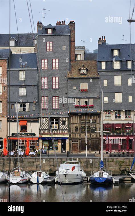 Vieux Bassin maisons ardoises Honfleur
