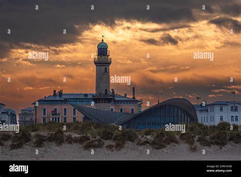 Plage et phare de Warnemünde