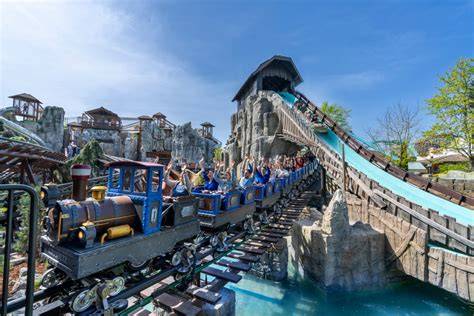 Reconstruction montagnes quartier autrichien Europa-Park