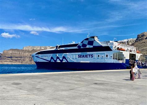 Ferry reliant Mykonos et l’île de Délos