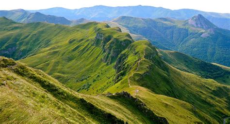 paysage volcanique autour de Condat Cantal