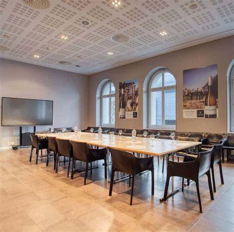 Salle de conférence lumineuse hôtel Boulogne
