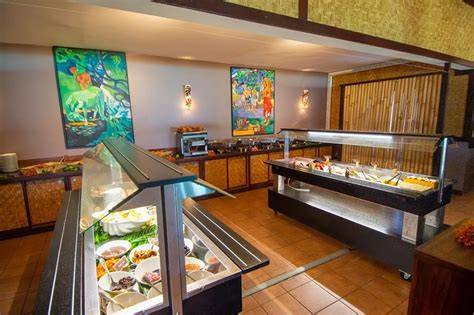Buffet tropical et piscine hôtel Bora Bora