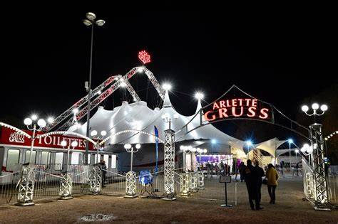 Chapiteau du Cirque Arlette Gruss