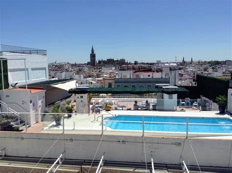 Piscine sur toit à Séville