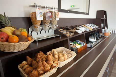 Petit-déjeuner buffet hôtel véranda