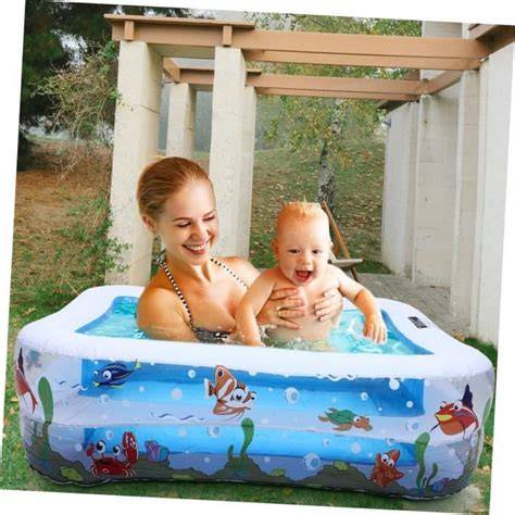 piscine familiale sécurisée avec bébé
