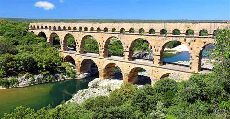 Pont du Gard et aqueduc antique