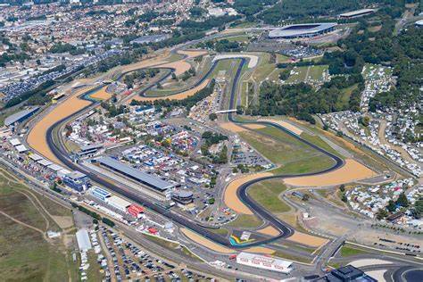 Circuit des 24 Heures du Mans et voitures de course