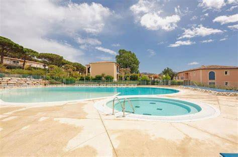 Hôtel-club avec piscine à Sainte-Maxime