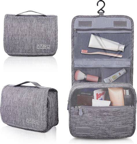 trousse de toilette avec cosmétiques format voyage