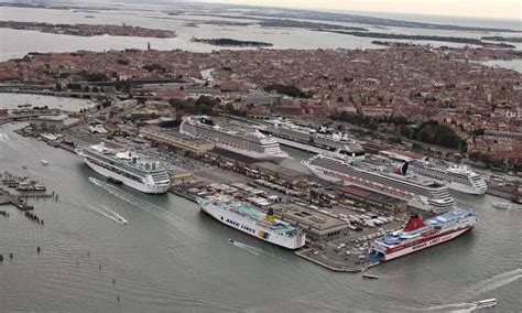 Terminal croisière Venise MSC et port Marghera