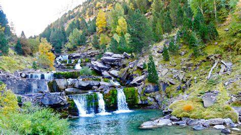 Forêt et cascades du parc d’Aigüestortes
