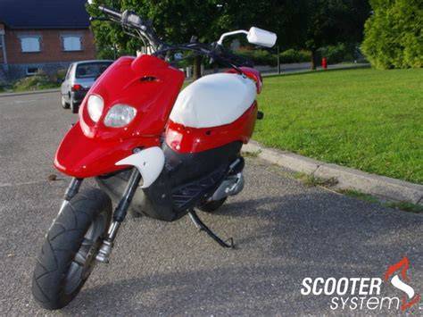 Peugeot Trekker rouge et blanc personnalisé