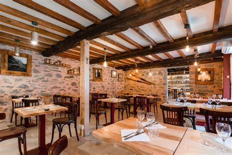 Cuisine de terroir basque servie au restaurant
