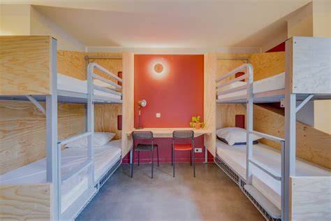 Montage avant après auberge de jeunesse