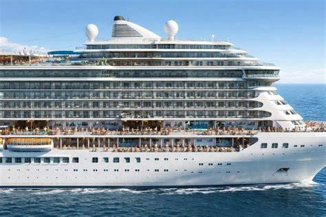 Voyageurs solos sur pont de croisière