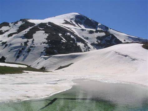 Lac Dragon Drakolimni et mont Gamila