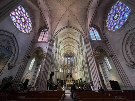 Intérieur de la cathédrale Saint-Pierre de Genève