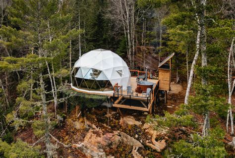Hébergement en dôme avec vue sur la nature