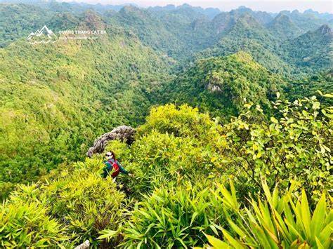 Pic Ngự Lâm et panorama sur Cát Bà